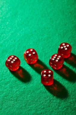 mak toto mobile app interface showing football markets and live-dealer tables